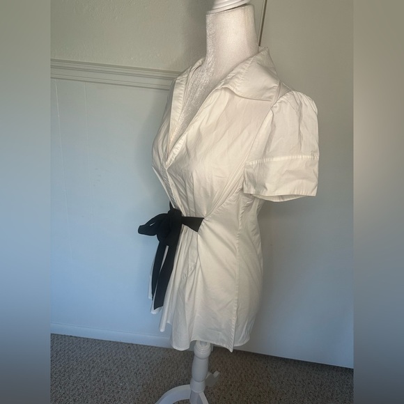BCBG MaxAzria White Fitted Blouse with Tie Front Size M - Picture 5 of 10